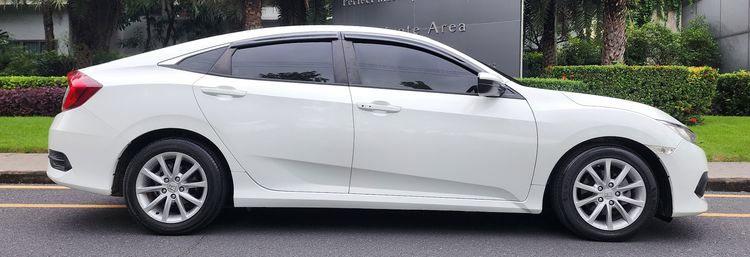 Honda Civic 2017 1.8 E i-VTEC Sedan เบนซิน เกียร์อัตโนมัติ ขาว รูปที่ 2