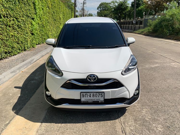 Toyota Sienta 2019 1.5 V Utility-car เบนซิน ไม่ติดแก๊ส เกียร์อัตโนมัติ ขาว รูปที่ 2