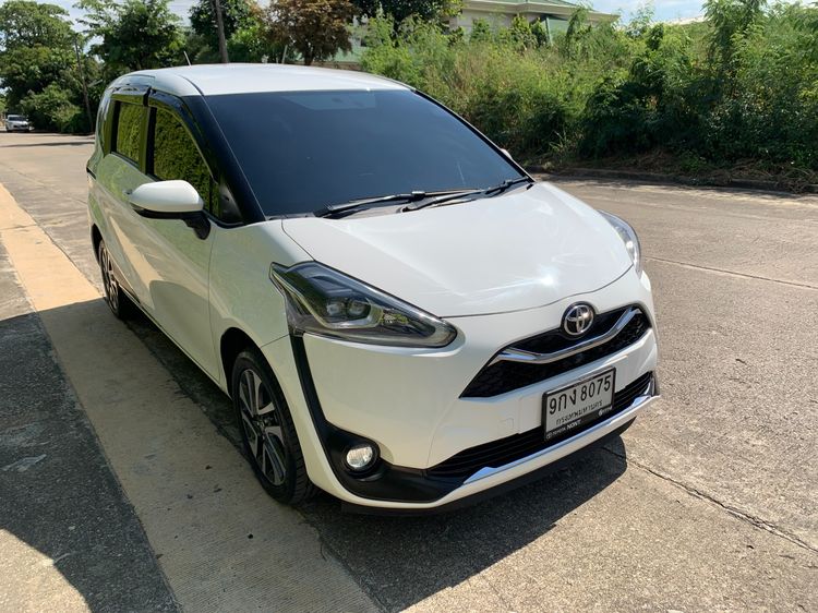 Toyota Sienta 2019 1.5 V Utility-car เบนซิน ไม่ติดแก๊ส เกียร์อัตโนมัติ ขาว รูปที่ 3