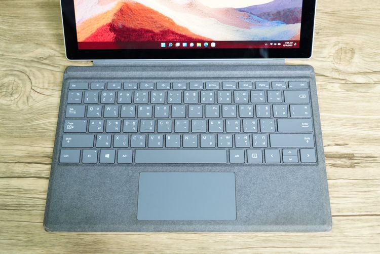 Microsoft Surface Pro 7 ทัสกรีน ถอดจอได้ คีย์บอร์ดไฟ i5-1035G4 Ram8 SSD128 สเปคทำงานทั่วไป เหมาะแก่การพกพา ขายเพียง 10,990.- รูปที่ 9