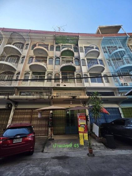 ขายด่วน โครงสร้างดี ทำเลทอง  ตึกแถวเจริญนคร ใกล้ ICONSIAM
​ลดราคาล้างสต๊อก จาก 19 ล้าน เหลือเพียง 15.5 ล้าน Net 