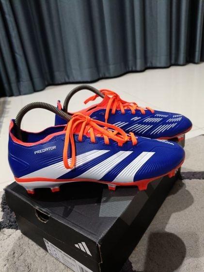 รองเท้าสตั๊ด