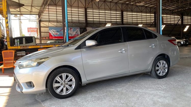 Toyota Vios 2015 1.5 E Sedan เบนซิน ไม่ติดแก๊ส เกียร์อัตโนมัติ เทา รูปที่ 2