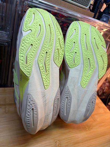 New Balance Fuelcell Rebel V4 รูปที่ 9