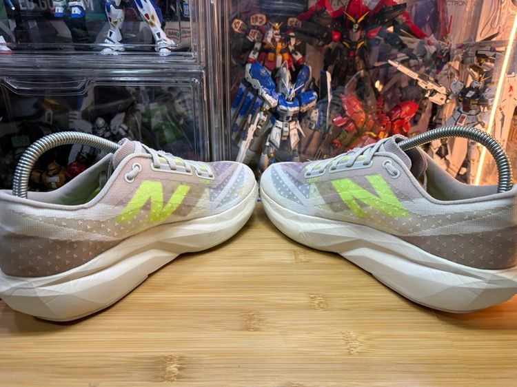 New Balance Fuelcell Rebel V4 รูปที่ 7