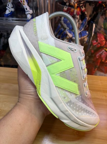 New Balance Fuelcell Rebel V4 รูปที่ 14