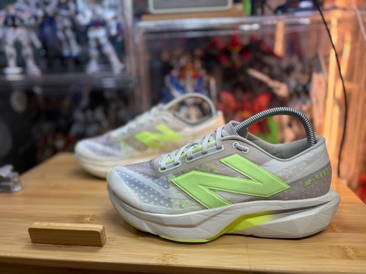 New Balance Fuelcell Rebel V4