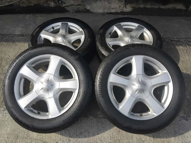 แม็ก Isuzu ขอบ 17 6 รูสภาพสวย พร้อมยางปี 21