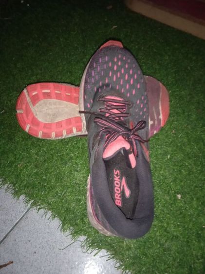 รองเท้า