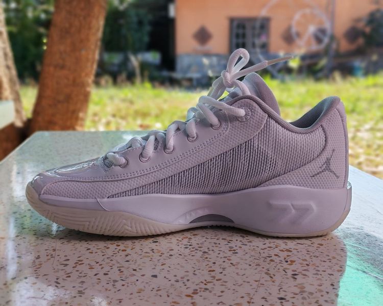 รองเท้า NIKE ผู้ชายมือหนึ่ง ลดโหด คู่สุดท้าย รูปที่ 2