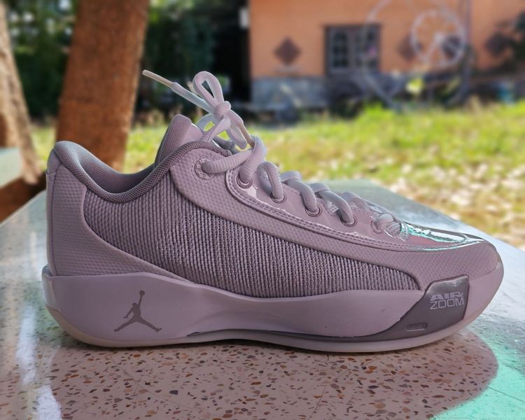 รองเท้า NIKE ผู้ชายมือหนึ่ง ลดโหด คู่สุดท้าย