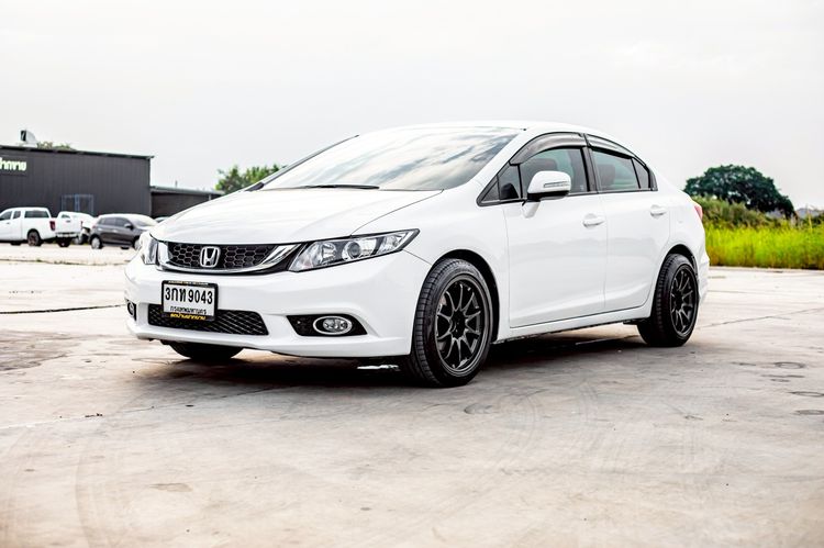 Honda Civic 2013 1.8 E i-VTEC Sedan เบนซิน ไม่ติดแก๊ส เกียร์อัตโนมัติ ขาว รูปที่ 2