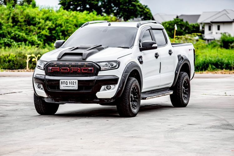 รถ Ford Ranger 2.2 XLT สี ขาว