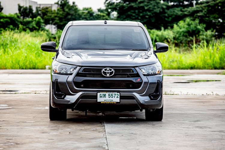 Toyota Hilux Revo 2023 2.4 Entry Pickup ดีเซล เกียร์ธรรมดา เทา รูปที่ 2