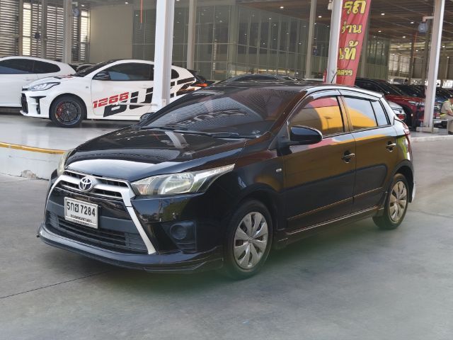 Toyota Yaris 2016 1.2 E Sedan เบนซิน ไม่ติดแก๊ส เกียร์อัตโนมัติ ดำ รูปที่ 3