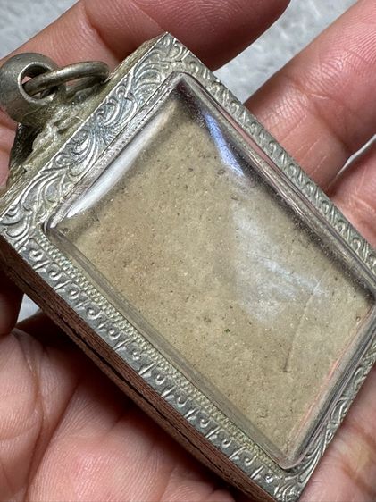 พระสมเด็จพิมพ์ใหญ่ พระประธาน พร้อมตลับชุบเงิน เจ้าขอวเดิมใส่ไว้ รูปที่ 15