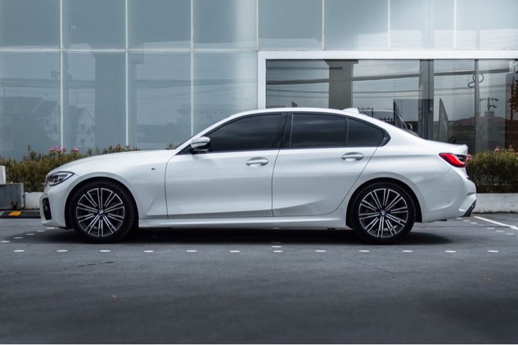 BMW Series 3 2020 320d Sedan ดีเซล ไม่ติดแก๊ส เกียร์อัตโนมัติ ขาว รูปที่ 3