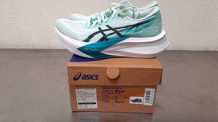 ผู้หญิง หลากสี รองเท้าวิ่ง Asics Magic Speed 4 (Women)