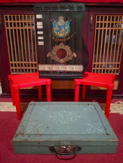 เก่าโบราณงานยุโรป..เครื่องเล่นดนตรีครบชุดสุดสมบูรณ์พร้อมกล่องเดิมจุดคลาสสิค