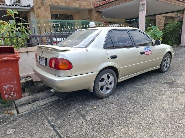 Toyota Corolla 2000 1.6 Sedan เบนซิน ไม่ติดแก๊ส เกียร์อัตโนมัติ ทอง รูปที่ 2