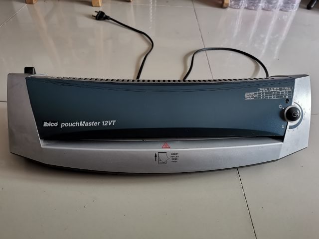 เครื่องเคลือบบัตร