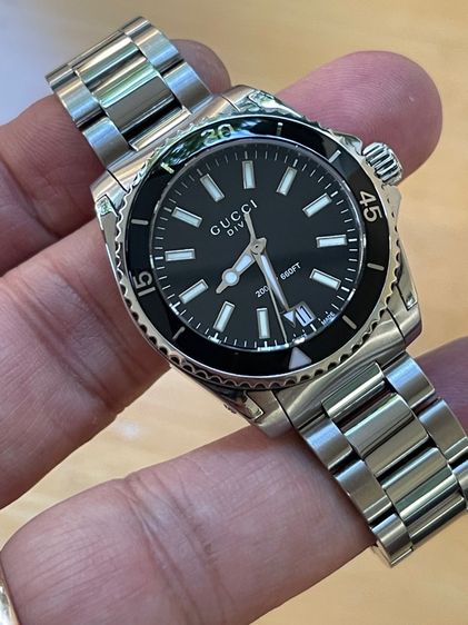 GUCCI Dive YA136403 136.4 32mm Black Dial Women's Quartz Watch รูปที่ 10