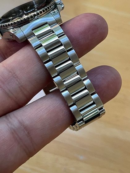 GUCCI Dive YA136403 136.4 32mm Black Dial Women's Quartz Watch รูปที่ 11