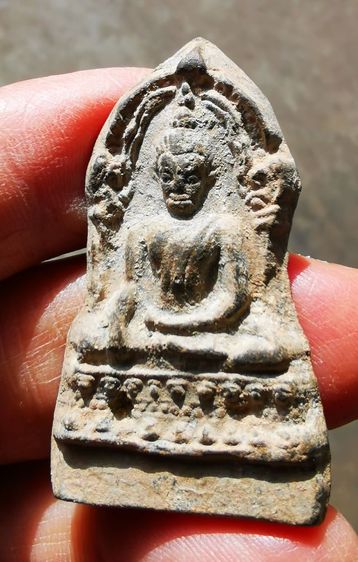 พระพิมพ์​พุทธ​ชินราช​ใบเสมา​เนื้อ​ชิน​เงิน​ กรุ​วัด​เขา​พนม​เพลิง​จ.สุโขทัย​ รูปที่ 4