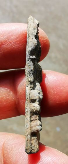 พระพิมพ์​พุทธ​ชินราช​ใบเสมา​เนื้อ​ชิน​เงิน​ กรุ​วัด​เขา​พนม​เพลิง​จ.สุโขทัย​ รูปที่ 7