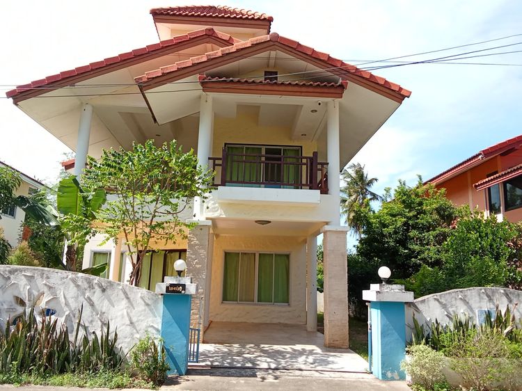 บ้านเดี่ยวสองชั้นใกล้หาดเขากระโหลก