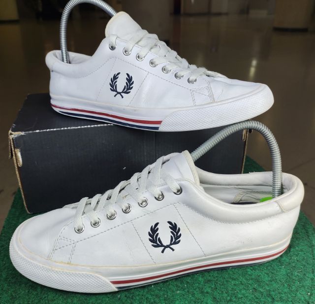 รองเท้า💥FRED PERRY💥ของแท้‼️พื้นนิ่ม เบา สวยๆ เดิมๆ สภาพดี💥ไซร์ 39  รูปที่ 2