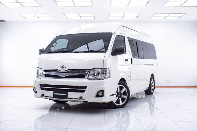 รถ Toyota Commuter 2.5 สี ขาว