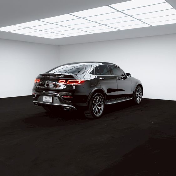 Mercedes-Benz GLC-Class 2021 GLC300e Utility-car ปลั๊กอินไฮบริด (PHEV) ไม่ติดแก๊ส เกียร์อัตโนมัติ ดำ รูปที่ 4