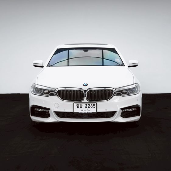 BMW Series 5 2019 530e Sedan ปลั๊กอินไฮบริด (PHEV) ไม่ติดแก๊ส เกียร์อัตโนมัติ ขาว รูปที่ 3