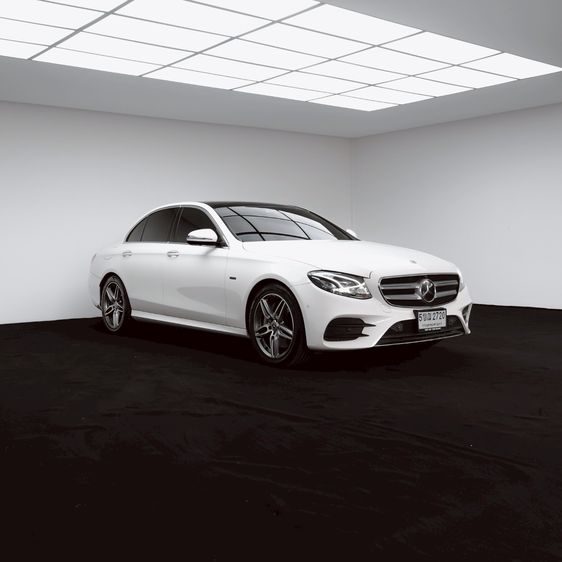 Mercedes-Benz E-Class 2020 E350 AMG Sedan ปลั๊กอินไฮบริด (PHEV) ไม่ติดแก๊ส เกียร์อัตโนมัติ ขาว รูปที่ 3