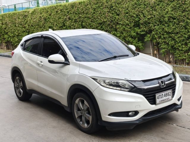 รถ Honda HR-V 1.8 E สี ขาว