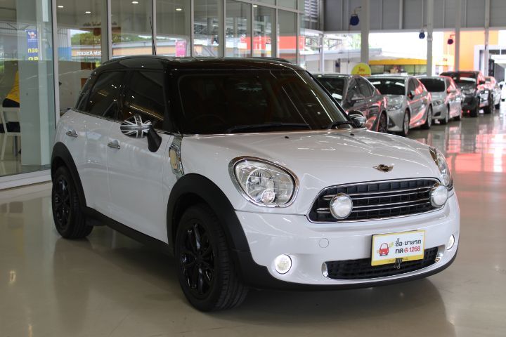 Mini COUNTRYMAN 2015 1.6 Sedan เบนซิน เกียร์อัตโนมัติ ขาว รูปที่ 2