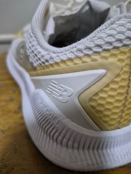 รองเท้า New Balance  รูปที่ 6