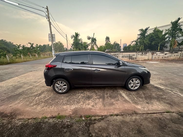 Toyota Yaris 2017 1.2 E เบนซิน รูปที่ 3