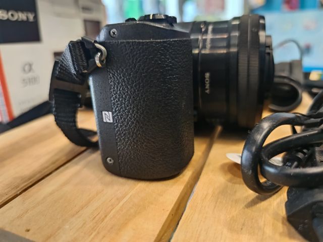 ขายกกล้อง sony a5100 สภาพ 99 อุปกรณ์ครบยกกล่อง พร้อมเลนส์มือหมุนซื้อแยกมา  รูปที่ 2