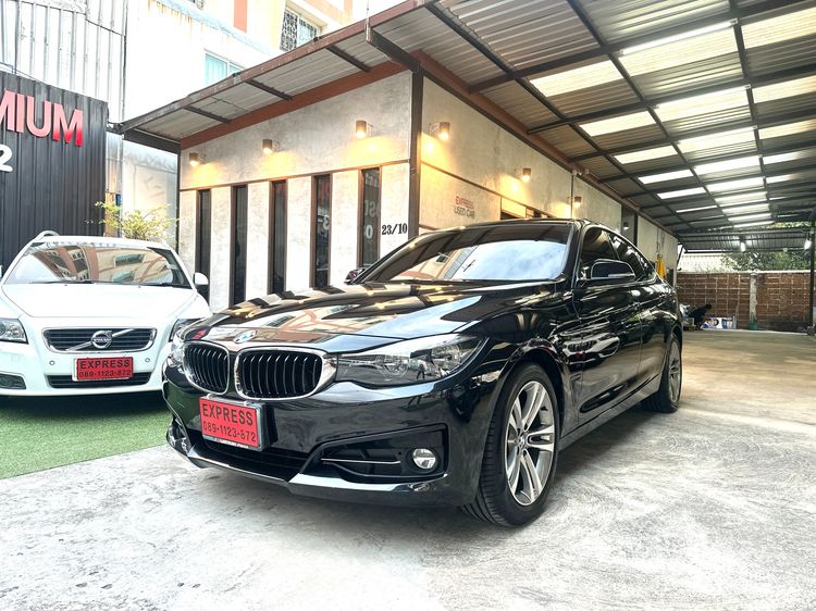 รถ BMW Series 3 320d สี ดำ