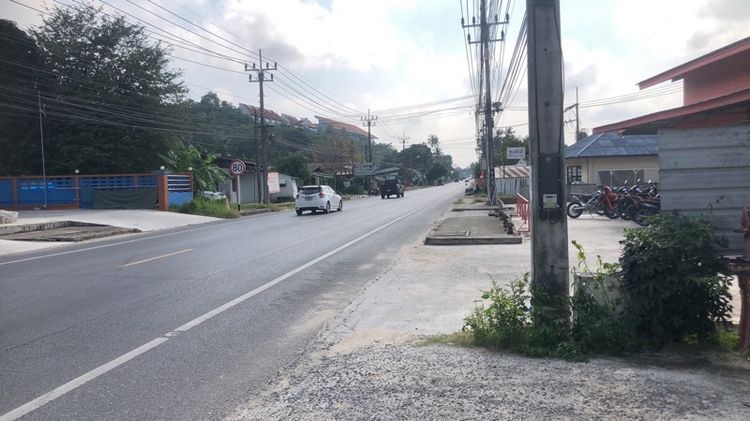 มีบางส่วน สร้างเสร็จก่อน 2010 ไม่ใช่ บ้านติดถนนรอบเกาะให้เช่าระยะยาว รูปที่ 2