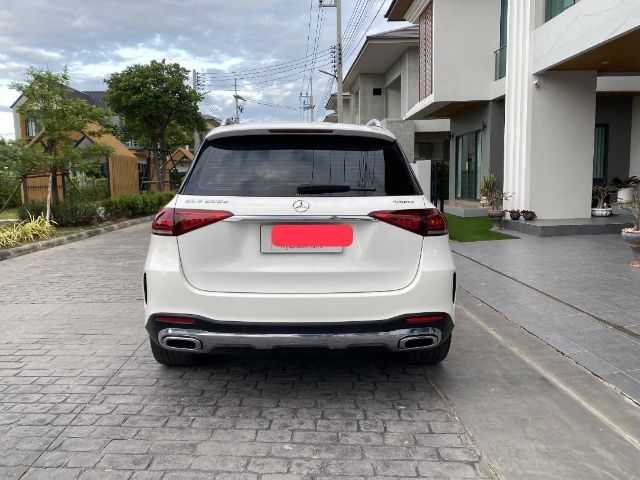 รถ Mercedes-Benz GLE-Class GLE300 สี ขาว