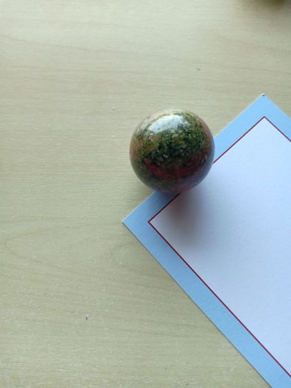 ยูนาไคต์ ทรงลูกบอล