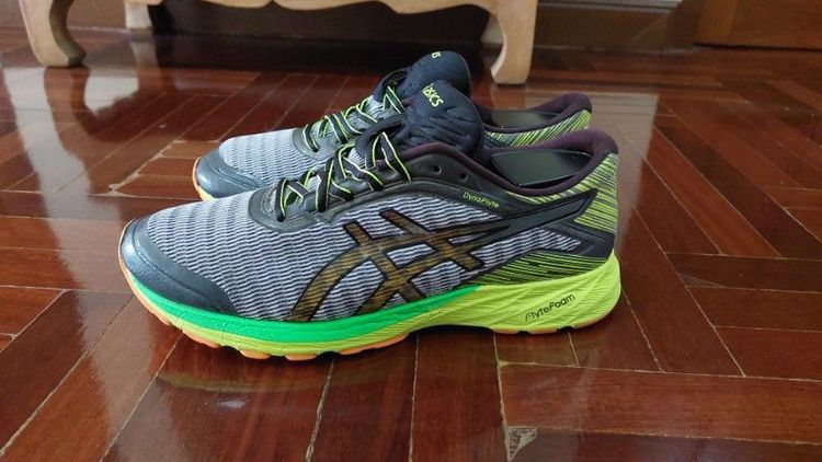 รองเท้า ASICS 