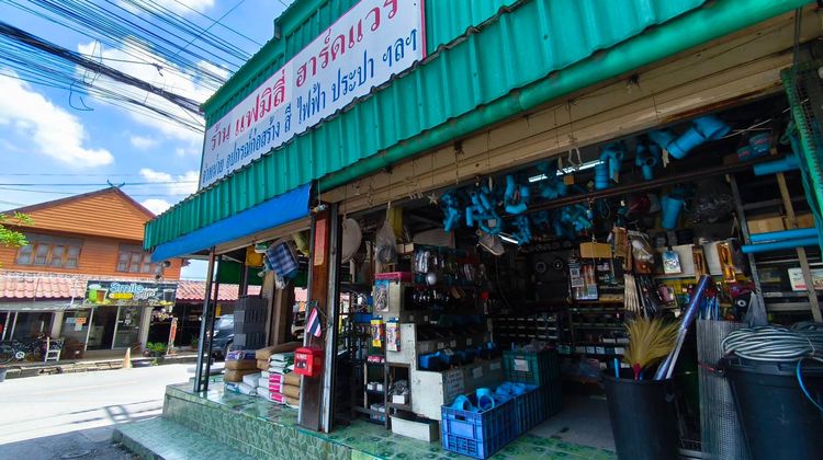 ขายตึกด่วน 3 ชั้น ทำเลทอง เหมาะสำหรับทำธุรกิจ จากถนนใหญ่ ปากซอยนวมินทร์ 68 (ธนะสิน) เข้าเพียง 600 ทำเลทอง ห้องมุม ราคา5.5 ล้านบาท รูปที่ 3