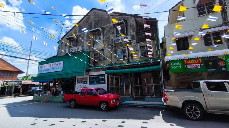 ขายตึกด่วน 3 ชั้น ทำเลทอง เหมาะสำหรับทำธุรกิจ จากถนนใหญ่ ปากซอยนวมินทร์ 68 (ธนะสิน) เข้าเพียง 600 ทำเลทอง ห้องมุม ราคา5.5 ล้านบาท รูปที่ 2