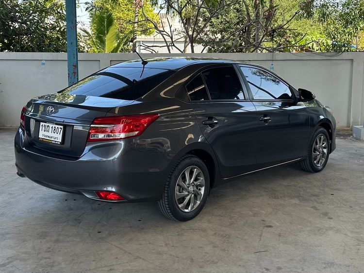 Toyota Vios 2020 1.5 Mid Sedan เบนซิน ไม่ติดแก๊ส เกียร์อัตโนมัติ เทา รูปที่ 3