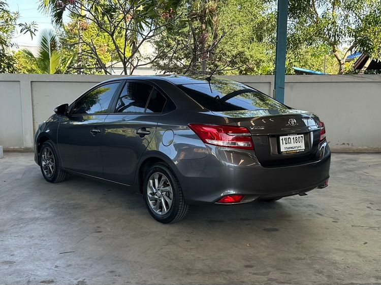 Toyota Vios 2020 1.5 Mid Sedan เบนซิน ไม่ติดแก๊ส เกียร์อัตโนมัติ เทา รูปที่ 4