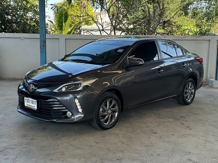 รถ Toyota Vios 1.5 Mid สี เทา